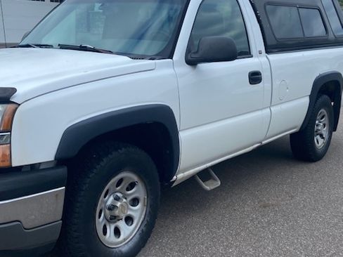 Used 2005 Chevrolet Silverado 1500 W/T image 4