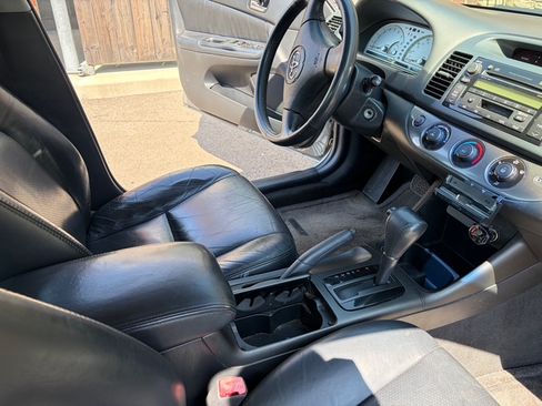 Used 2004 Toyota Camry SE image 16