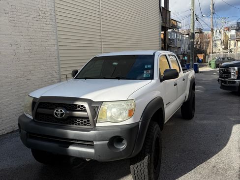 Used 2011 Toyota Tacoma 4x4 Double Cab image 12