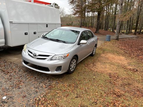 Used 2011 Toyota Corolla LE image 6
