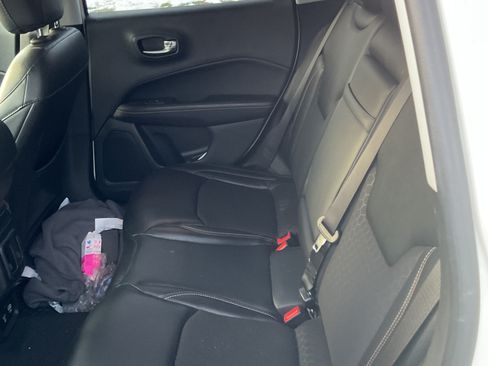 Used 2018 Jeep Compass Latitude w/ Popular Equipment Group image 16