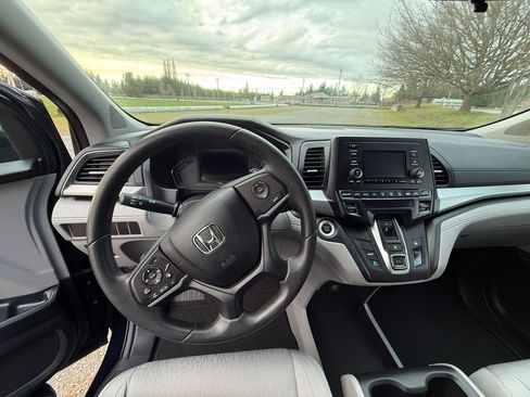 Used 2018 Honda Odyssey LX image 25