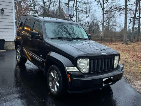 Used 2012 Jeep Liberty Sport image 6