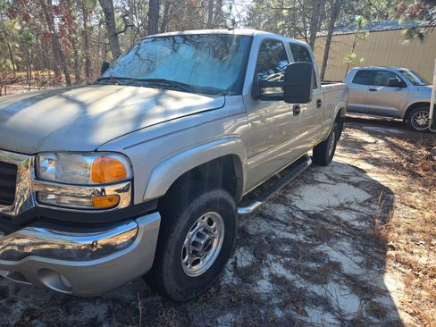 Used 2005 GMC Sierra 2500 SLE w/ Heavy-Duty Power Package image 1