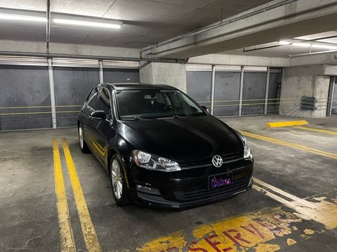 Used 2015 Volkswagen Golf TDI SE FWD image 4