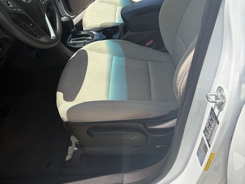 Used 2013 Hyundai Santa Fe Sport FWD image 10