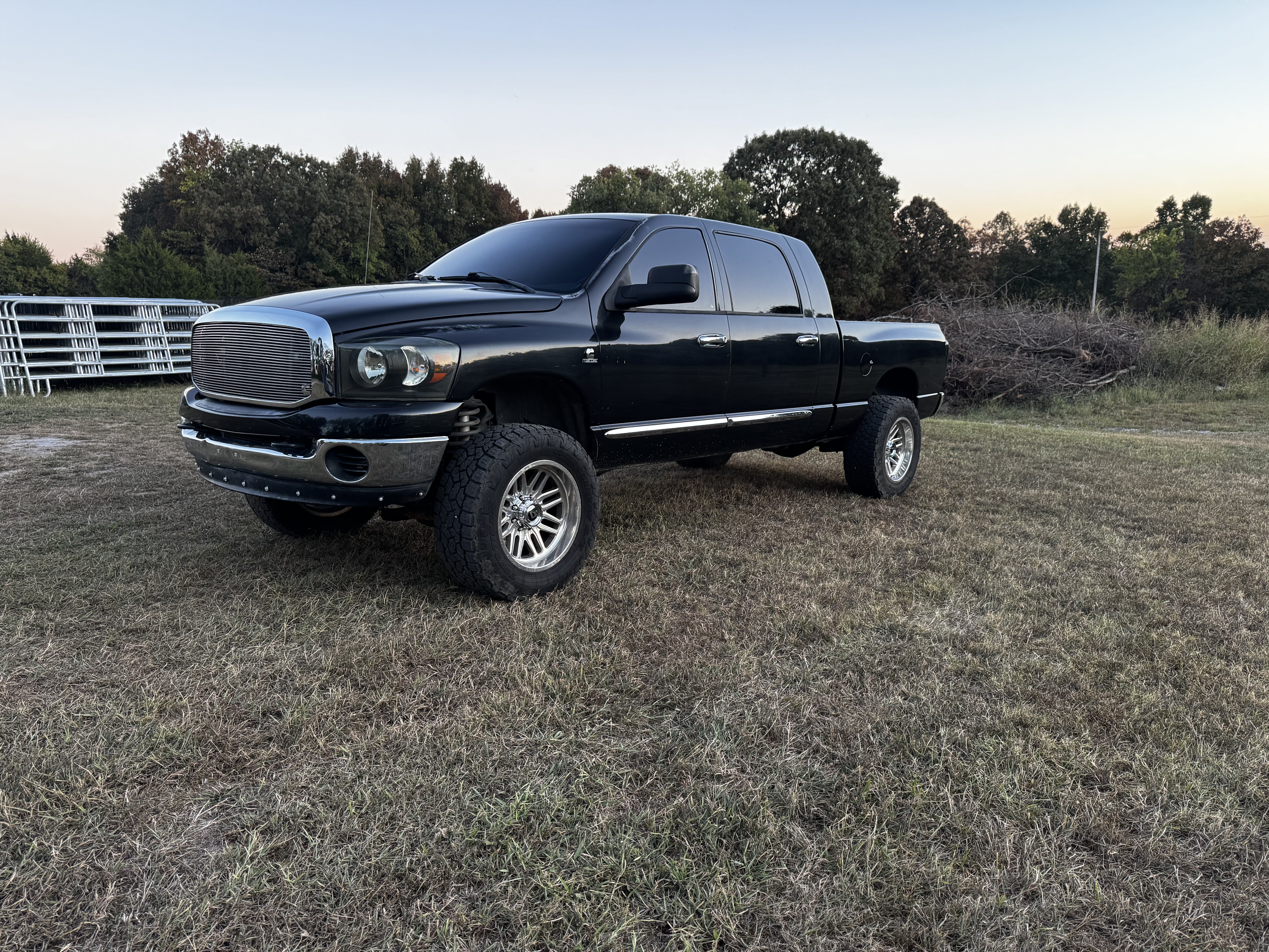 Used 2007 Dodge Ram 2500 Truck SLT w/ Light Group AWD/4WD image 9
