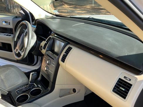 Used 2014 Ford Flex SEL image 9