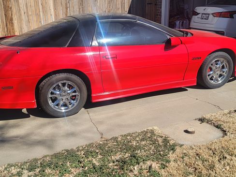 Used 2002 Chevrolet Camaro Z28 w/ Sport Appearance Pkg image 2