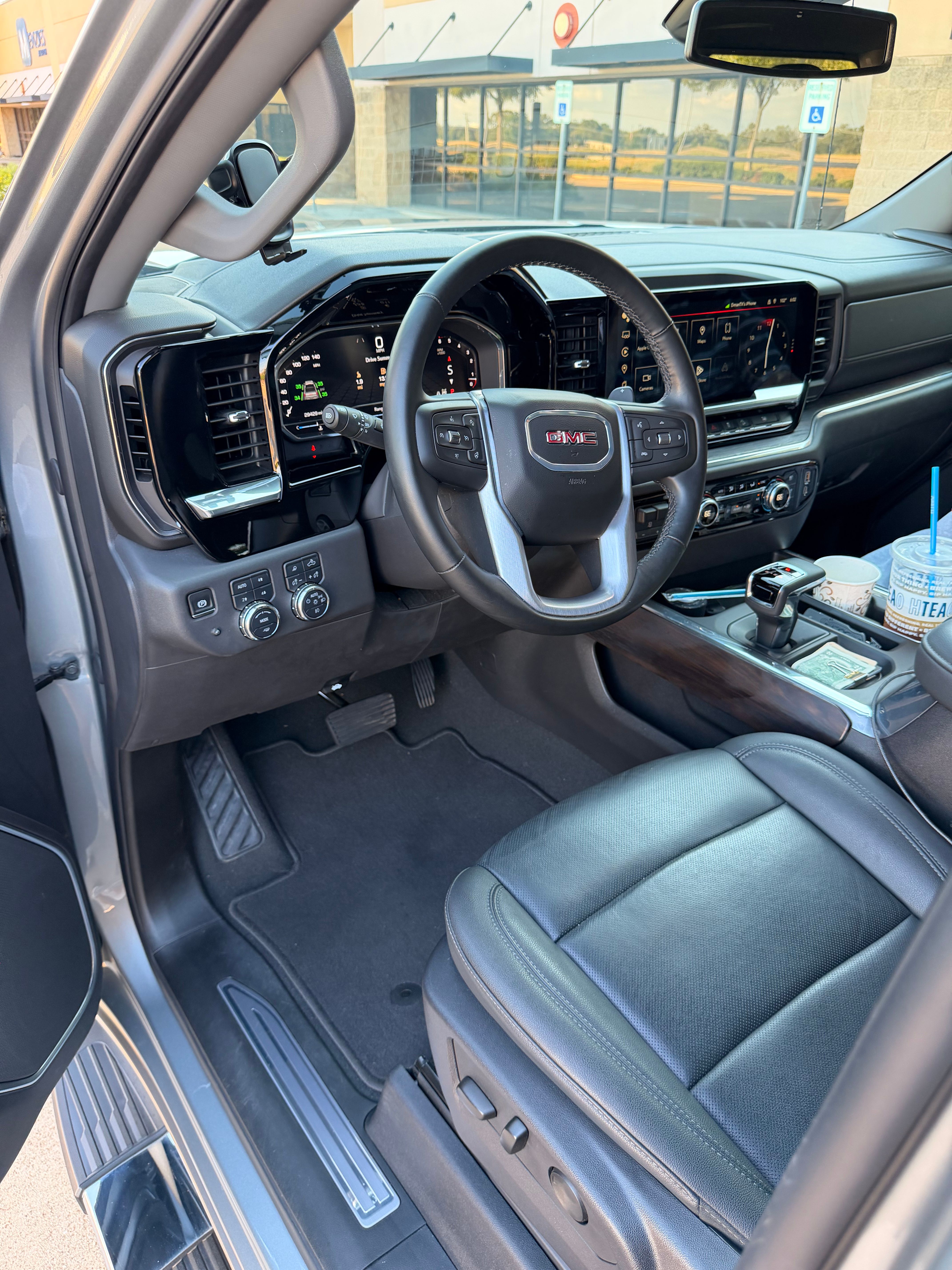 Used 2024 GMC Sierra 1500 SLT AWD/4WD image 18