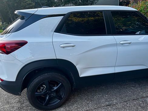 Used 2021 Chevrolet TrailBlazer LS w/ LPO, Blackout Package image 2