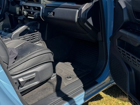 Used 2025 Toyota 4Runner SR5 image 12