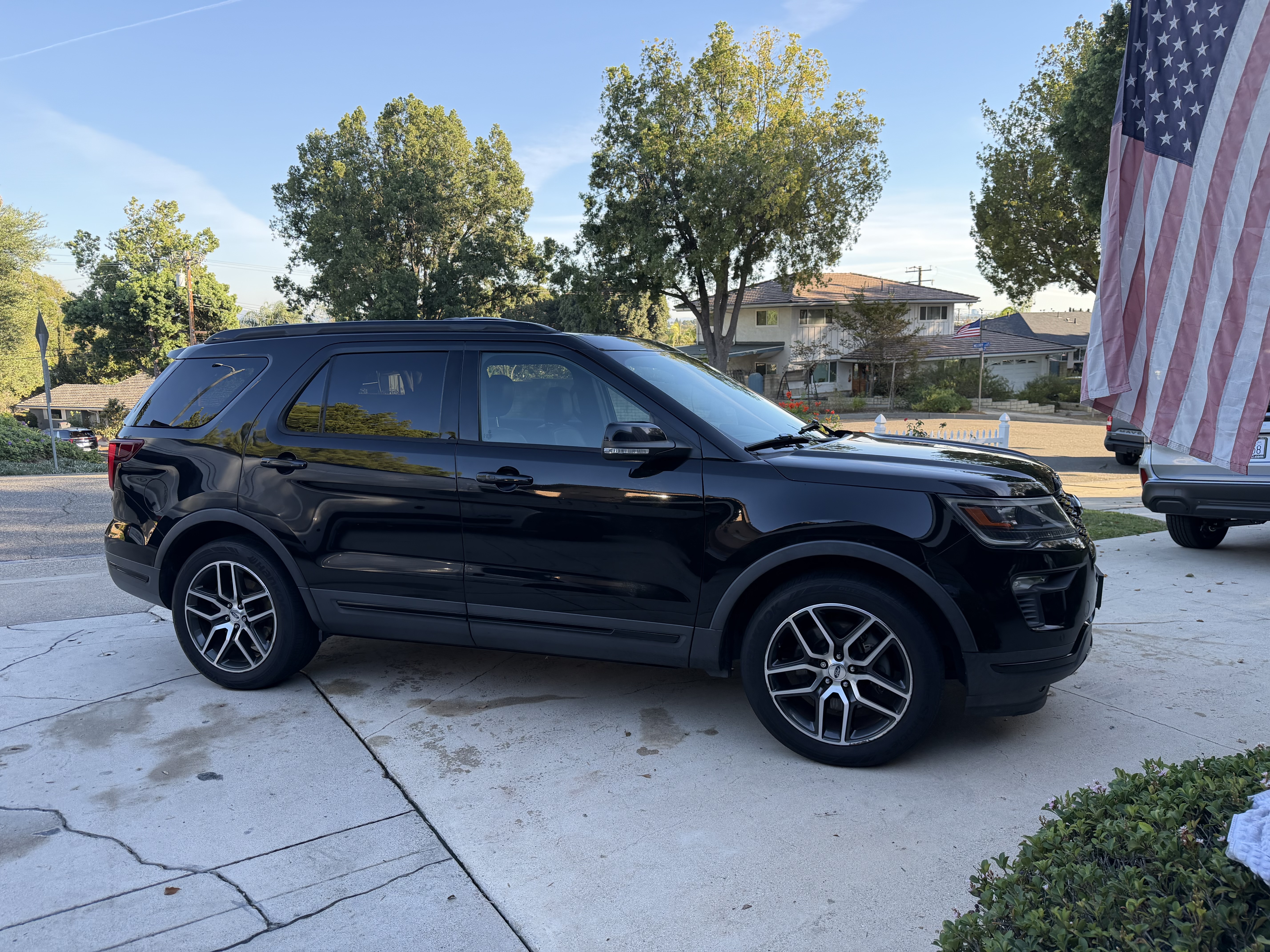 Used 2019 Ford Explorer Sport w/ Equipment Group 401A AWD/4WD image 2