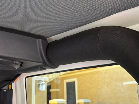 Used 2010 Jeep Wrangler Sahara w/ Dual Top Group AWD/4WD image 18