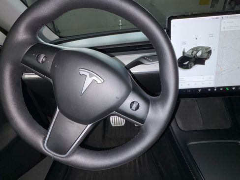 Used 2022 Tesla Model Y Performance image 21