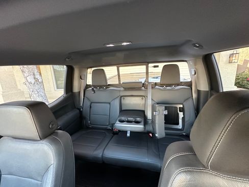 Used 2019 Chevrolet Silverado 1500 LTZ w/ LTZ Plus Package AWD/4WD image 15