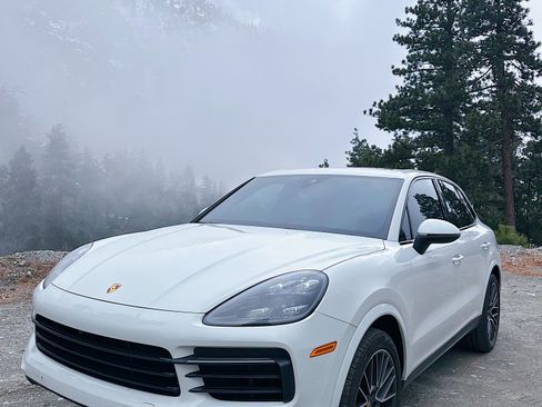 Used 2019 Porsche Cayenne S AWD/4WD image 1