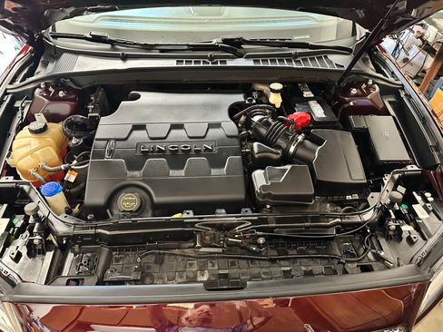 Used 2017 Lincoln Continental Select image 12