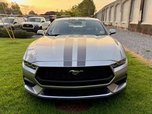 Used 2024 Ford Mustang Premium RWD image 2