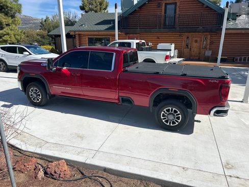 Used 2024 GMC Sierra 3500 SLE w/ SLE Value Package image 4