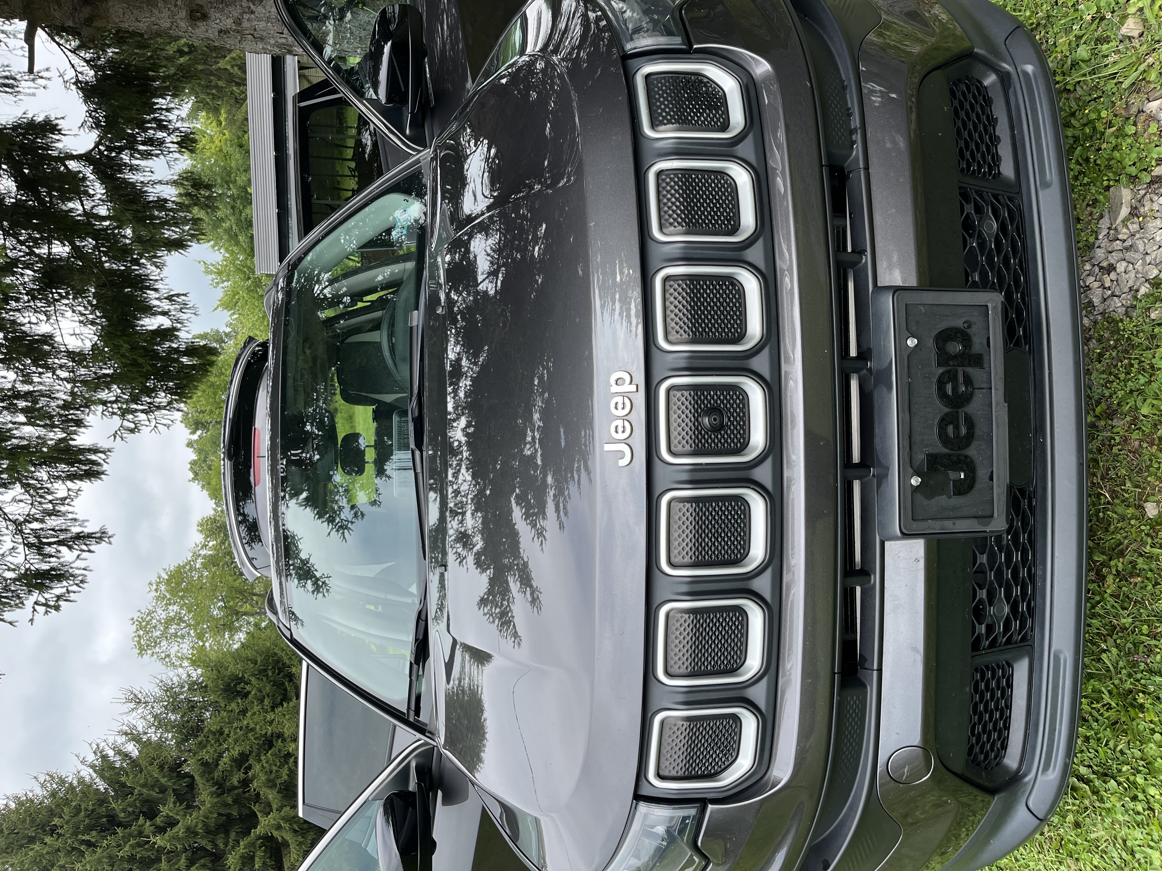 Used 2022 Jeep Compass Latitude w/ Sun and Sound Group AWD/4WD image 2