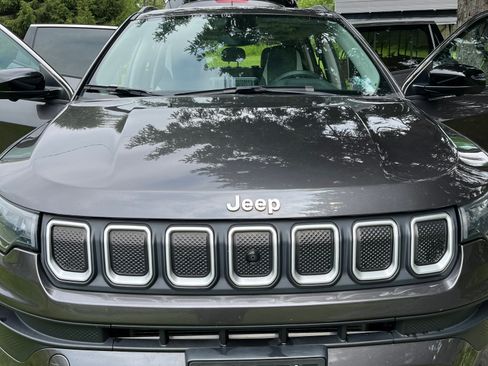 Used 2022 Jeep Compass Latitude w/ Sun and Sound Group AWD/4WD image 1