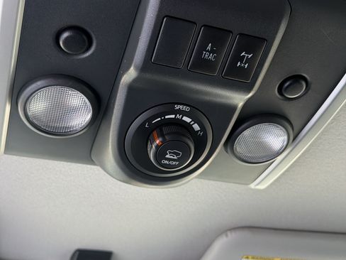 Used 2014 Toyota FJ Cruiser 4WD w/ Convenience Package image 11