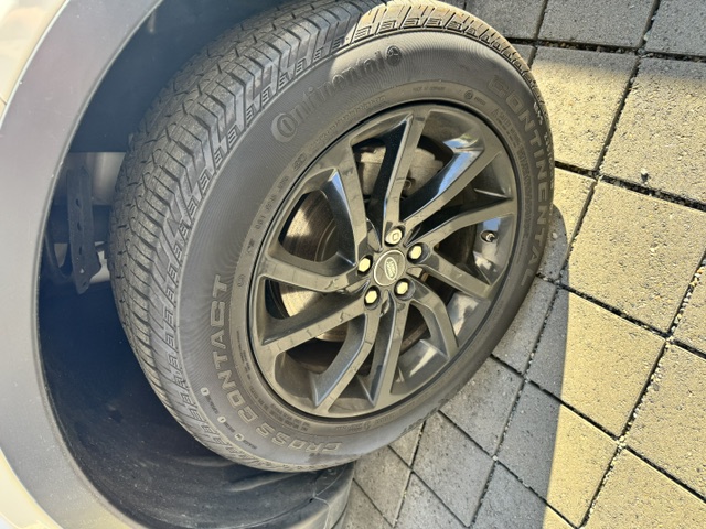 Used 2016 Land Rover Discovery Sport HSE AWD/4WD image 12