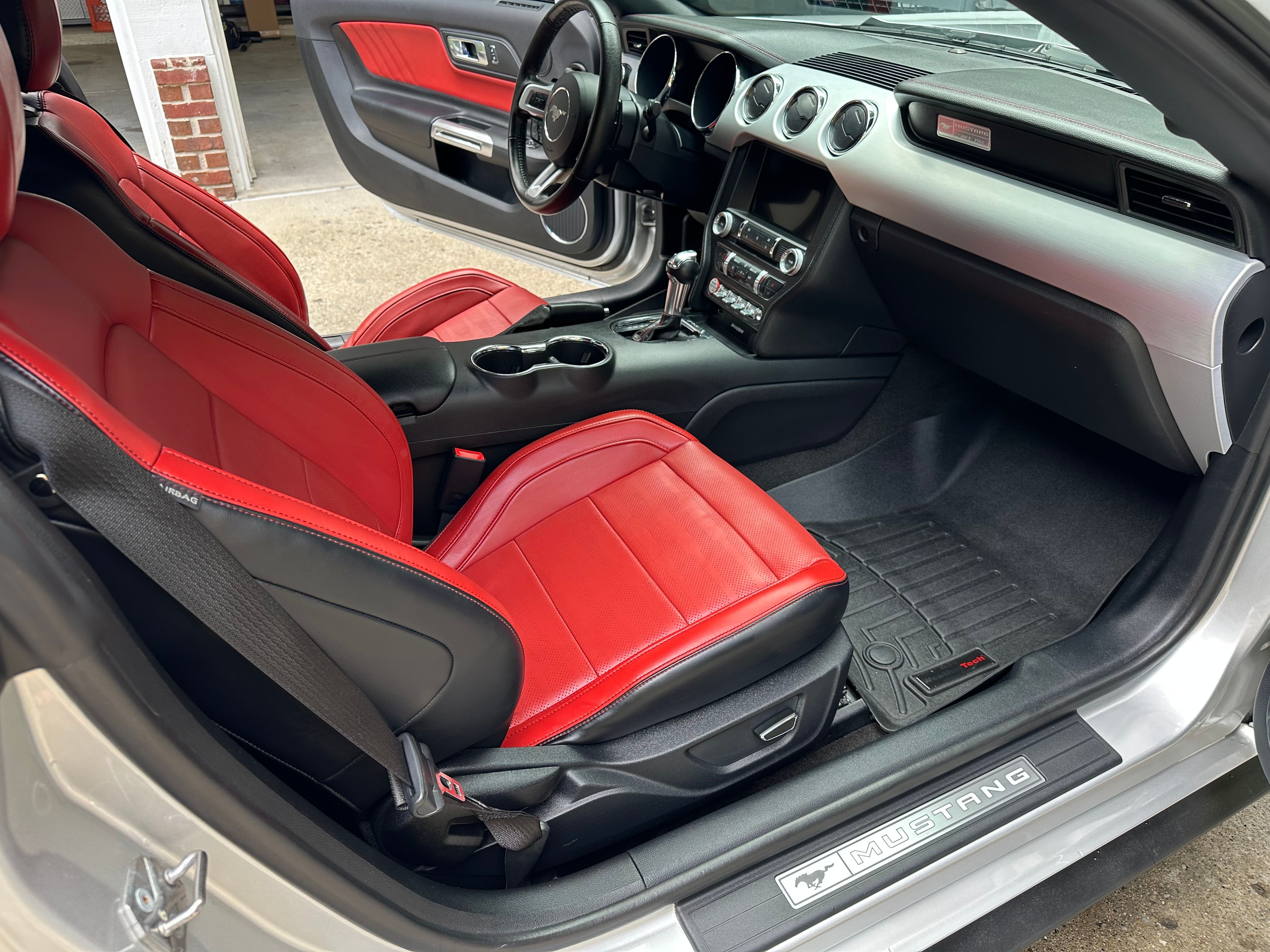 Used 2016 Ford Mustang GT Premium RWD image 23