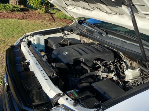 Used 2015 Toyota Tundra SR5 image 17