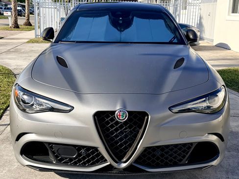Used 2019 Alfa Romeo Giulia Quadrifoglio image 2