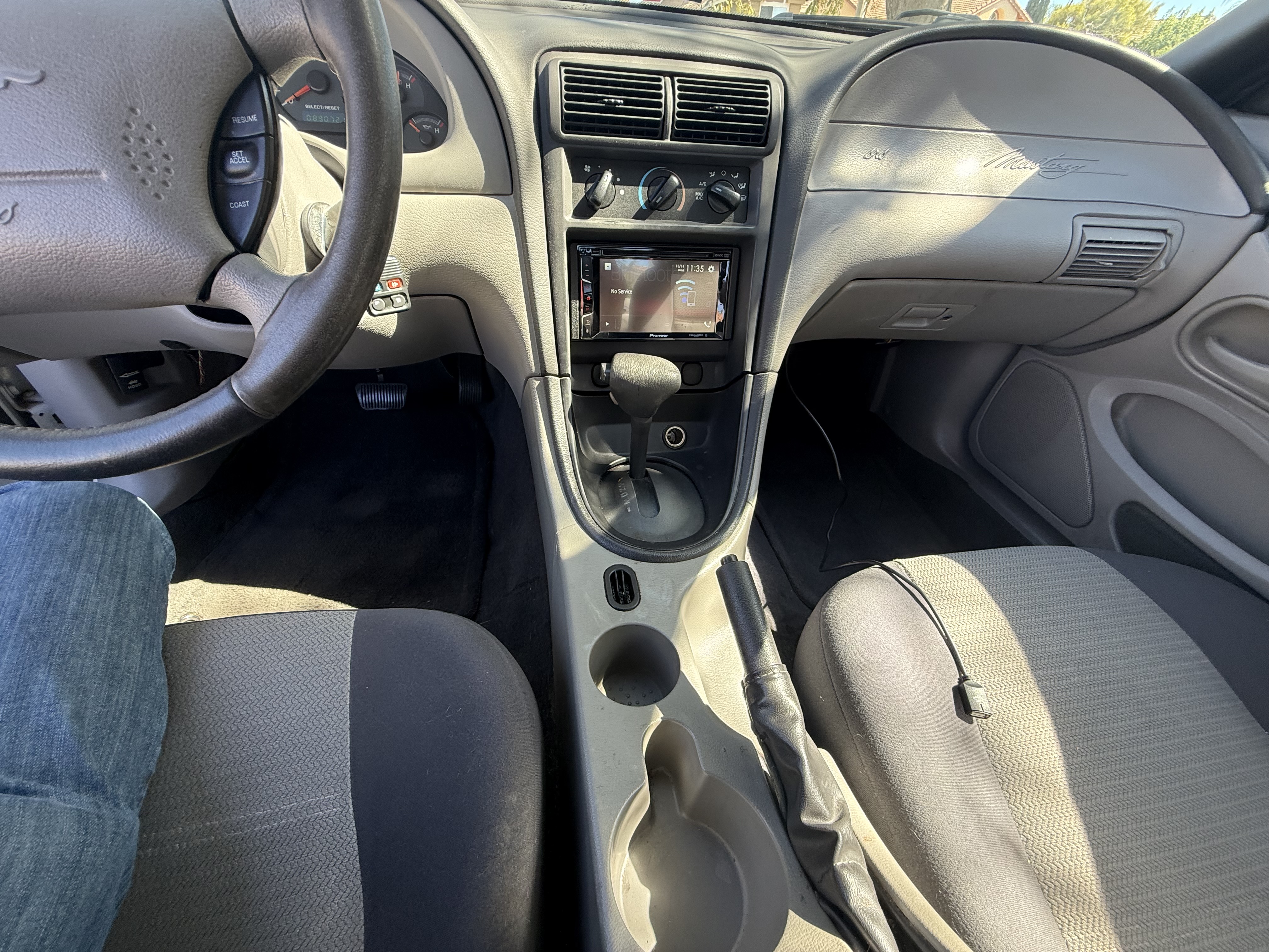 Used 2004 Ford Mustang Coupe RWD image 10