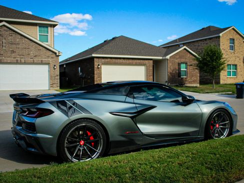 Used 2023 Chevrolet Corvette Z06 image 13