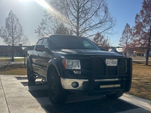 Used 2014 Ford F150 XLT w/ Equipment Group 302A Luxury image 4