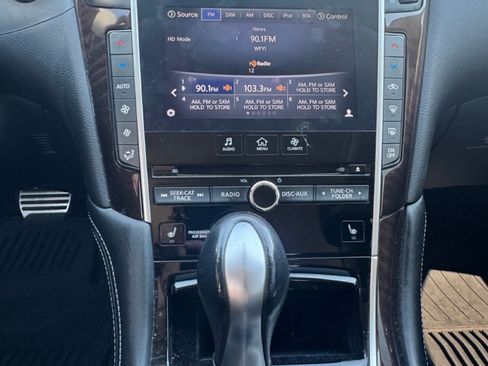 Used 2014 INFINITI Q50 Hybrid AWD w/ Deluxe Technology Package image 10