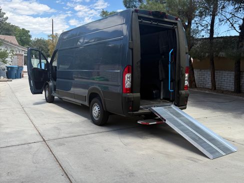 Used 2024 RAM ProMaster 3500 FWD image 2