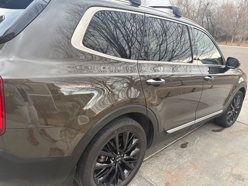 Used 2021 Kia Telluride SX w/ SX Prestige Package image 2