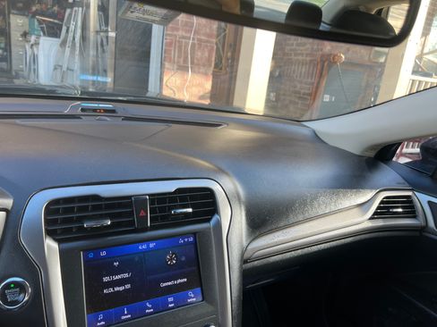 Used 2020 Ford Fusion SE image 15