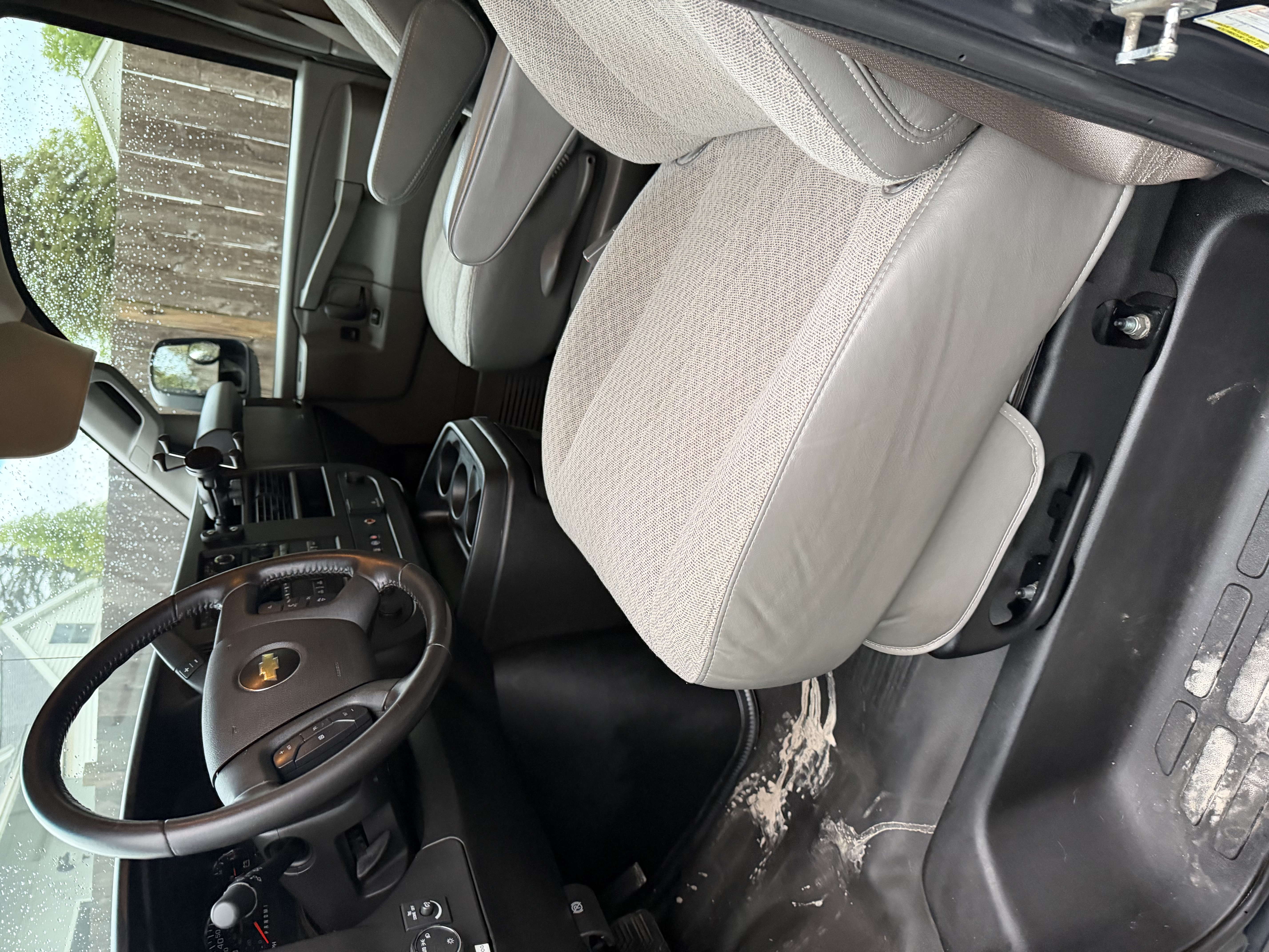 Used 2019 Chevrolet Express 2500 w/ Driver Convenience Package RWD image 10