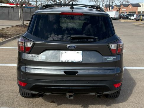 Used 2017 Ford Escape Titanium image 5