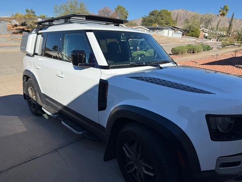 Used 2023 Land Rover Defender 110 S image 2
