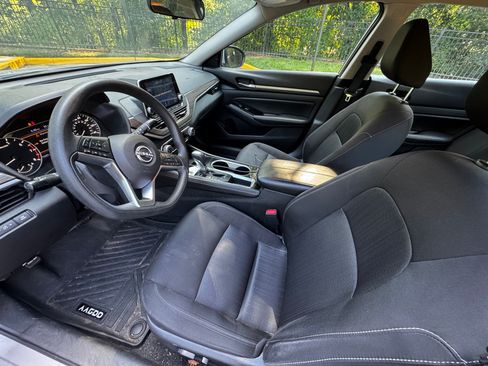 Used 2023 Nissan Altima 2.5 SV FWD image 19