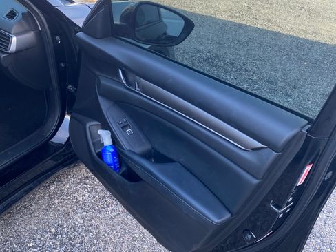 Used 2018 Honda Accord LX image 15