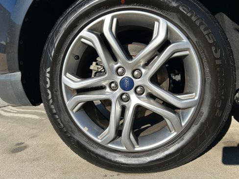 Used 2017 Ford Edge Titanium image 11