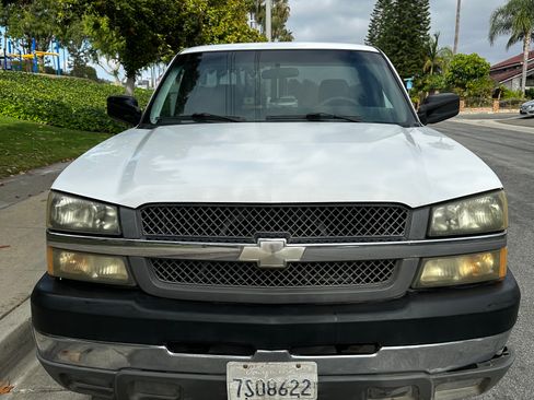 Used 2004 Chevrolet Silverado 2500 W/T RWD image 2