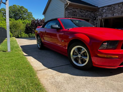 Used 2005 Ford Mustang GT RWD image 5