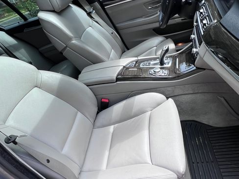 Used 2012 BMW 550i xDrive Sedan AWD/4WD image 12