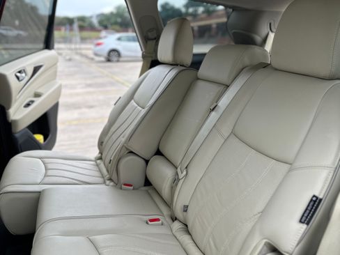 Used 2019 INFINITI QX60 Luxe w/ Essential Package FWD image 10