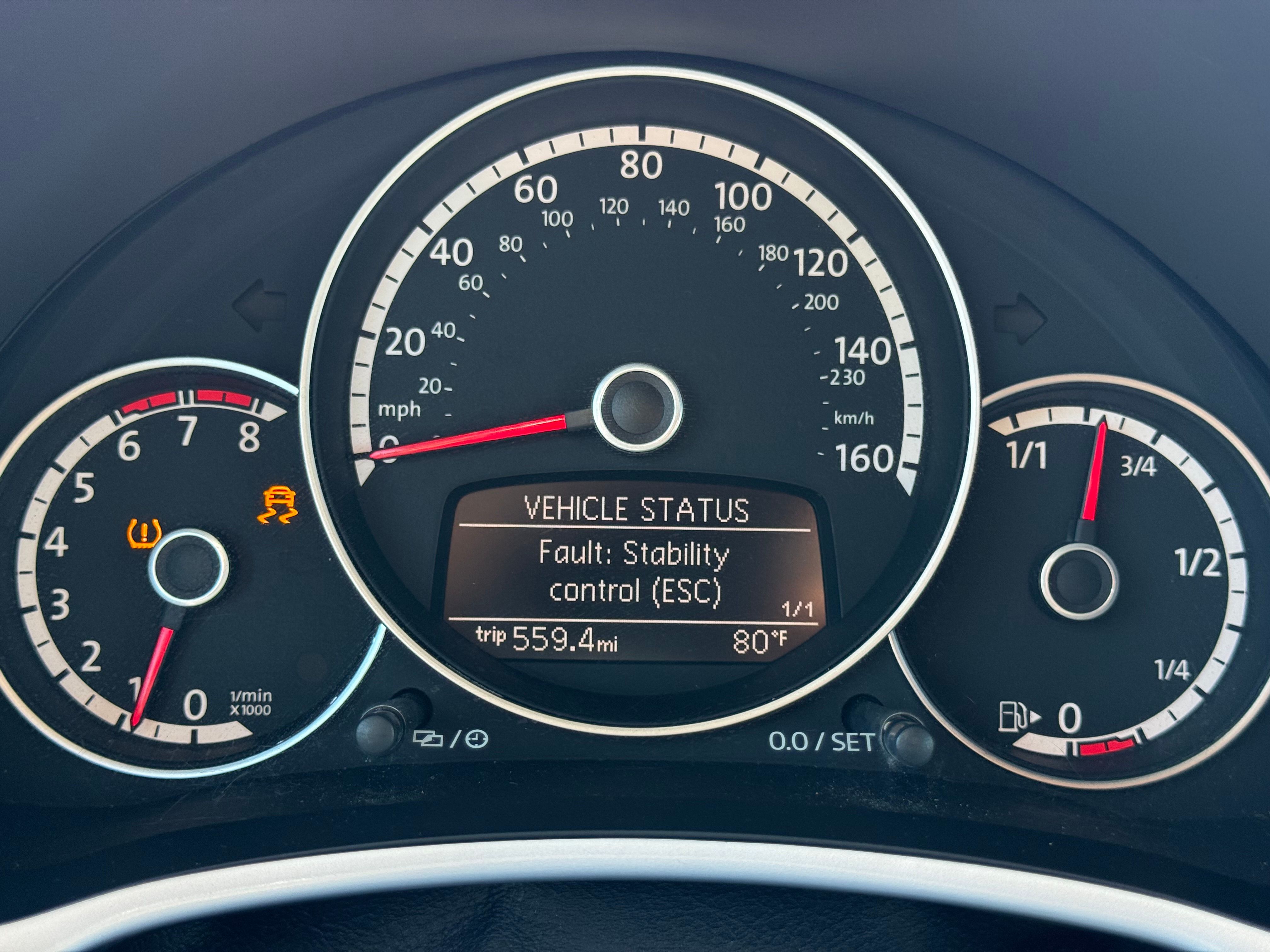 Used 2014 Volkswagen Beetle 2.5 FWD image 16