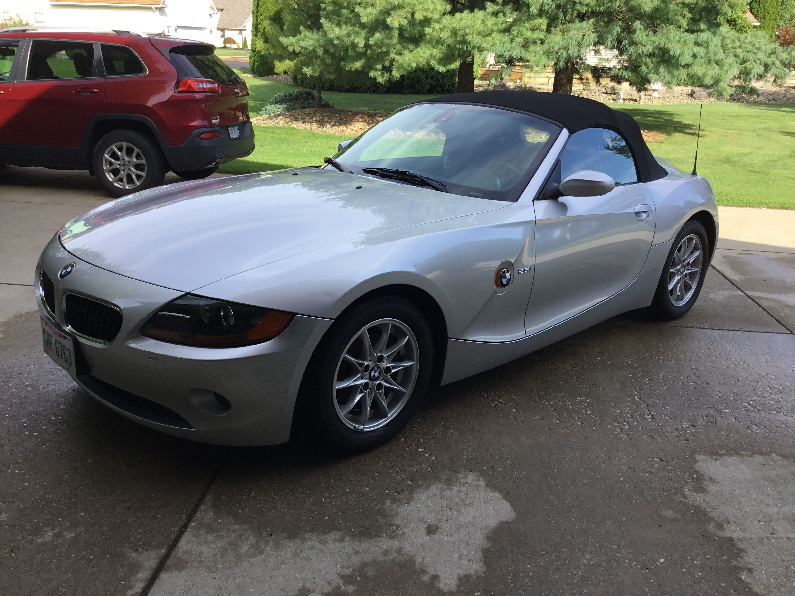 Used 2003 BMW Z4 2.5i RWD image 1